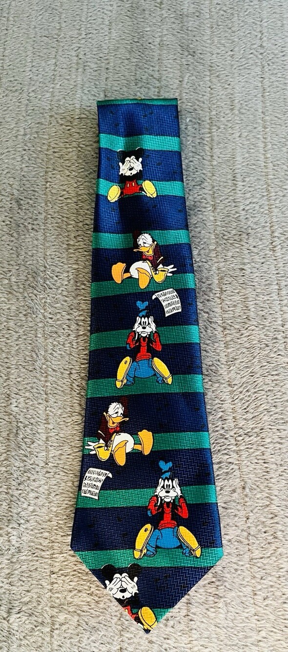 Men’s Disney Mickey Mouse Goofy Donald Duck 100 % Silk Neck Tie Blue Green 4”